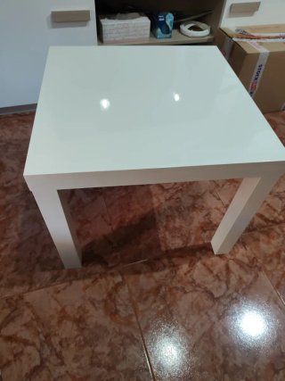 Mesa auxilar cuadrada