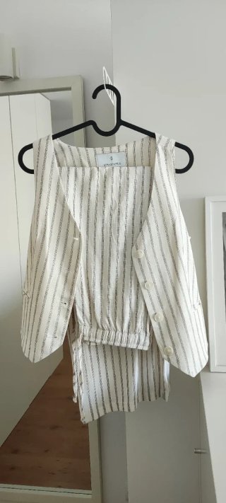 Conjunto Stradivarius pantalón y chaleco