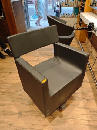 4 Sillones Peluquería Hidráulicos Negros