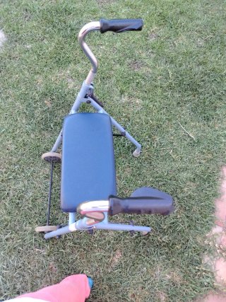 Andador con ruedas y asiento