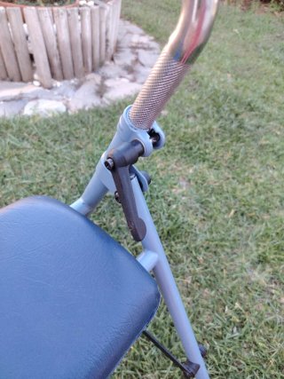 Andador con ruedas y asiento
