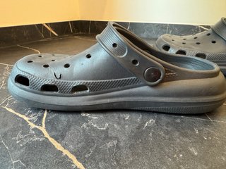 Sandalias estilo Crocs Negras Verano/Agua