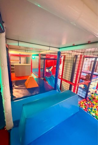 Parque de bolas 5,5x5,5x3,8m