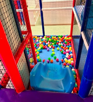 Parque de bolas 5,5x5,5x3,8m
