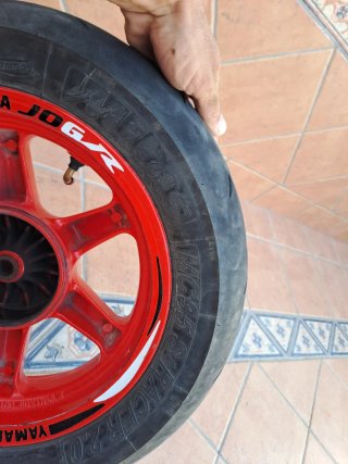 Ruedas Yamaha Jog RR Rojas