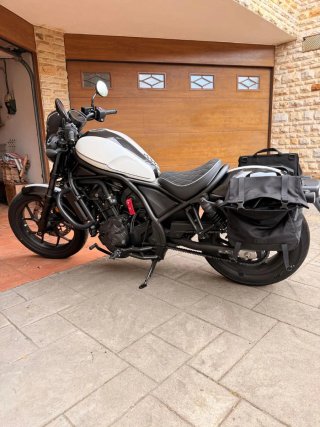 Honda Rebel 1100 Negra/Blanca