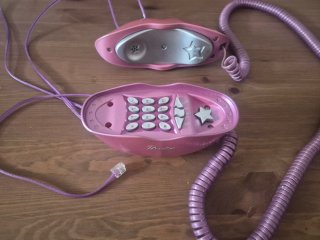 Teléfono Bratz Rosa