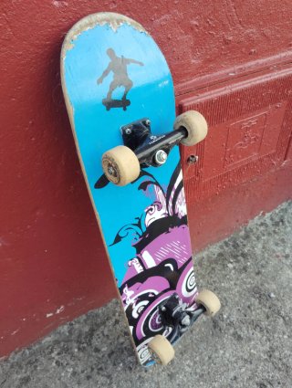 Patín de nieve y skate para niños