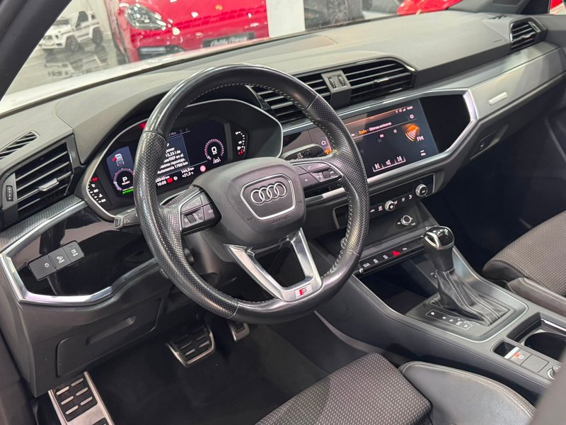 Audi Q3 2020, foto 15