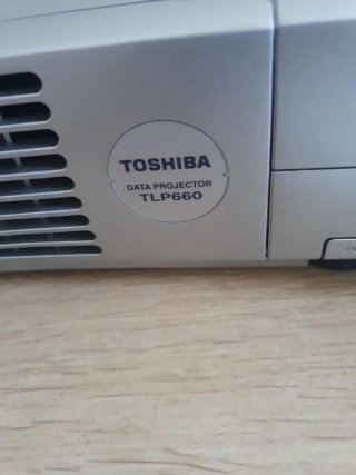 Proyector Toshiba TLP660