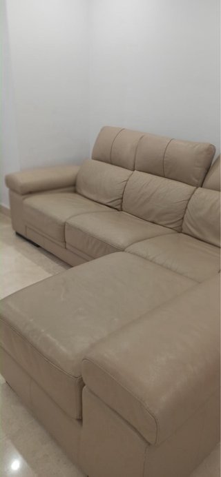 Sofá de piel beige 3 plazas