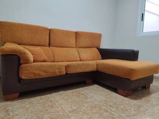 (Liquidación por reforma) Sofá con Somier.