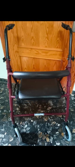 Andador plegable con cesta para mayores