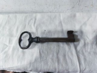 Llave antigua hierro forjado hueca inglesa