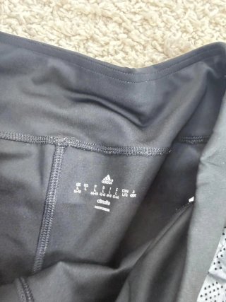 Talla L Shorts Adidas Negro con mallas