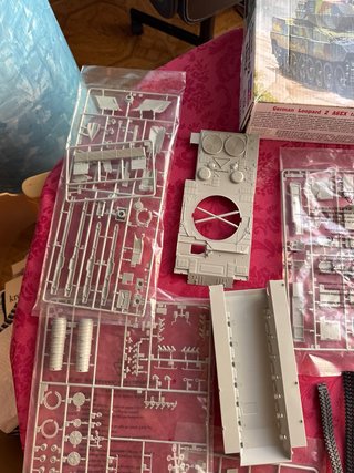 Maqueta Tanque Leopard 2 A6EX Hobby Boss