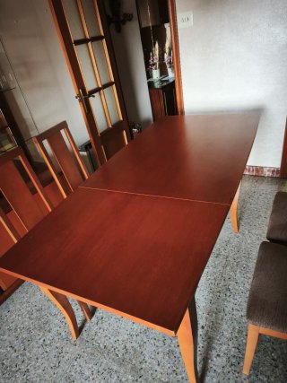 Mesa de comedor extensible de madera con 4 sillas