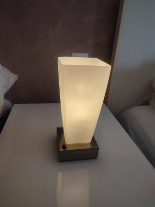 ¡Bajada de Precio! Lámpara de mesilla táctil