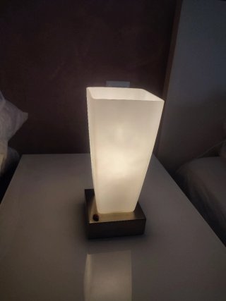 ¡Bajada de Precio! Lámpara de mesilla táctil