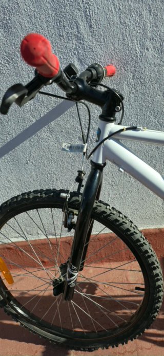 Bicicleta Btwin Blanca. Niño de 11 a 13 años.