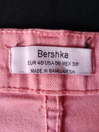 Falda vaquera corta rosa Bershka