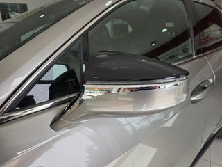 Lexus UX 2.0 250h Business