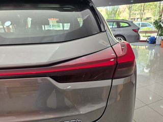 Lexus UX 2.0 250h Business