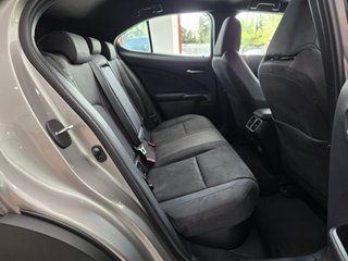 Lexus UX 2.0 250h Business