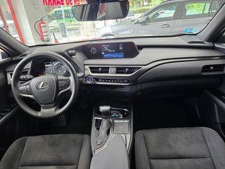 Lexus UX 2.0 250h Business