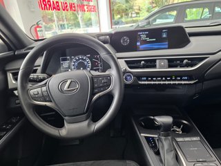 Lexus UX 2.0 250h Business