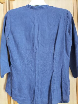 Blusa de Lino Morada, cuello mao, mangas Francesas