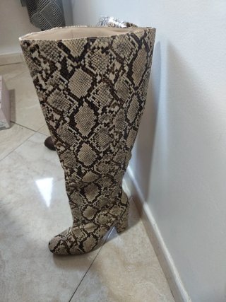 Botas altas piel serpiente tacón