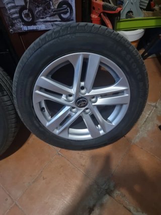 Llantas y Neumáticos Toyota mas tornillos