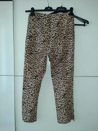 Pantalón tobillero vintage estampado leopardo