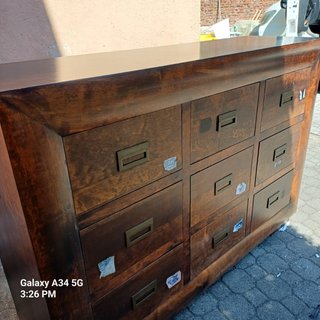 Credenza antica in legno