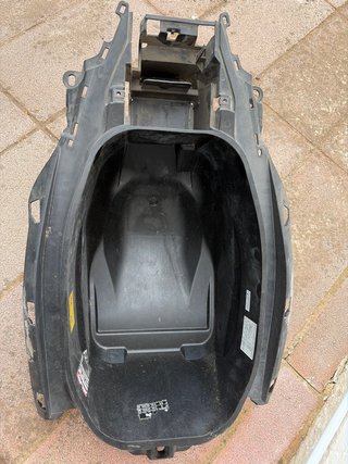 Radiador NMAX con mangueras y protector, depósito