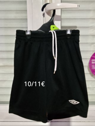Pantalón corto negro Umbro 10 años