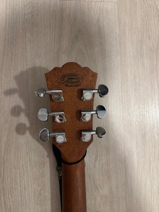 Guitarra acústica Washburn WD10SNS + Funda