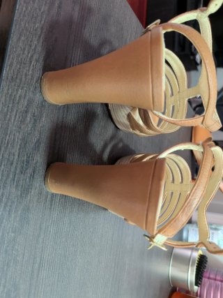 Sandalias de tacón Unisa marrones