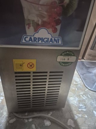 CARPINIANI MONTADORA DE NATA