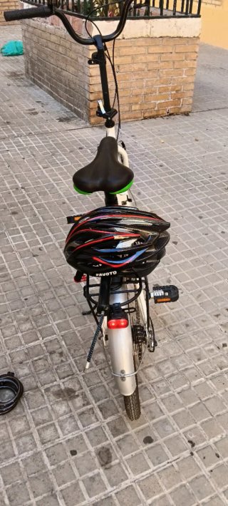 Bicicleta plegable 20 con luz y candado, casco