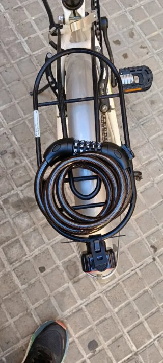 Bicicleta plegable 20 con luz y candado, casco