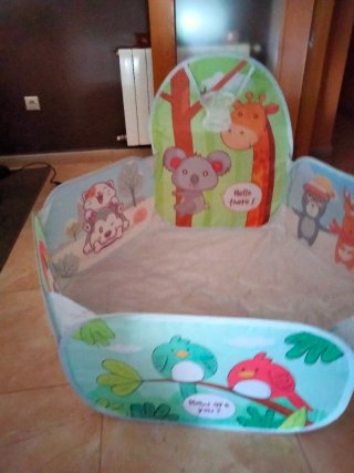 Parque de bolas infantil con animales