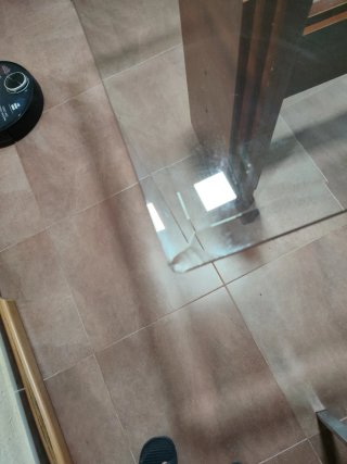 Mesa cristal grueso base madera