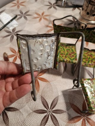 Mini Sedie Decorative Antiche per Bambole in Offerta
