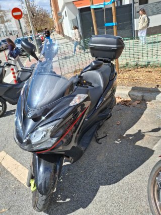 Yamaha Maxi Scooter Negra