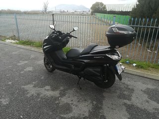 Yamaha Maxi Scooter Negra