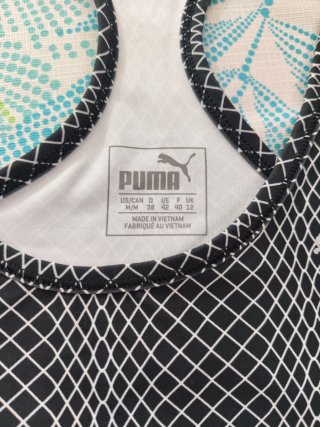 Top deportivo Puma negro y blanco