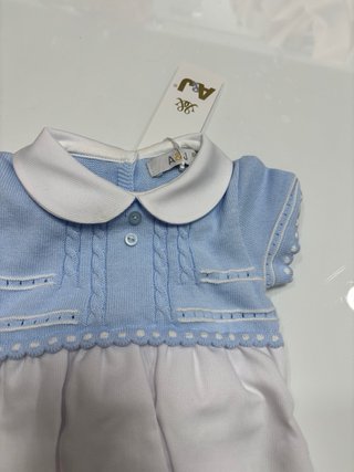 Conjunto niña azul y blanco