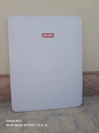 Base tapizada con patas
